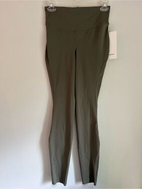 Lululemon Athletica Base Pace High Rise Tight Army Green 28” Length Women’s 6